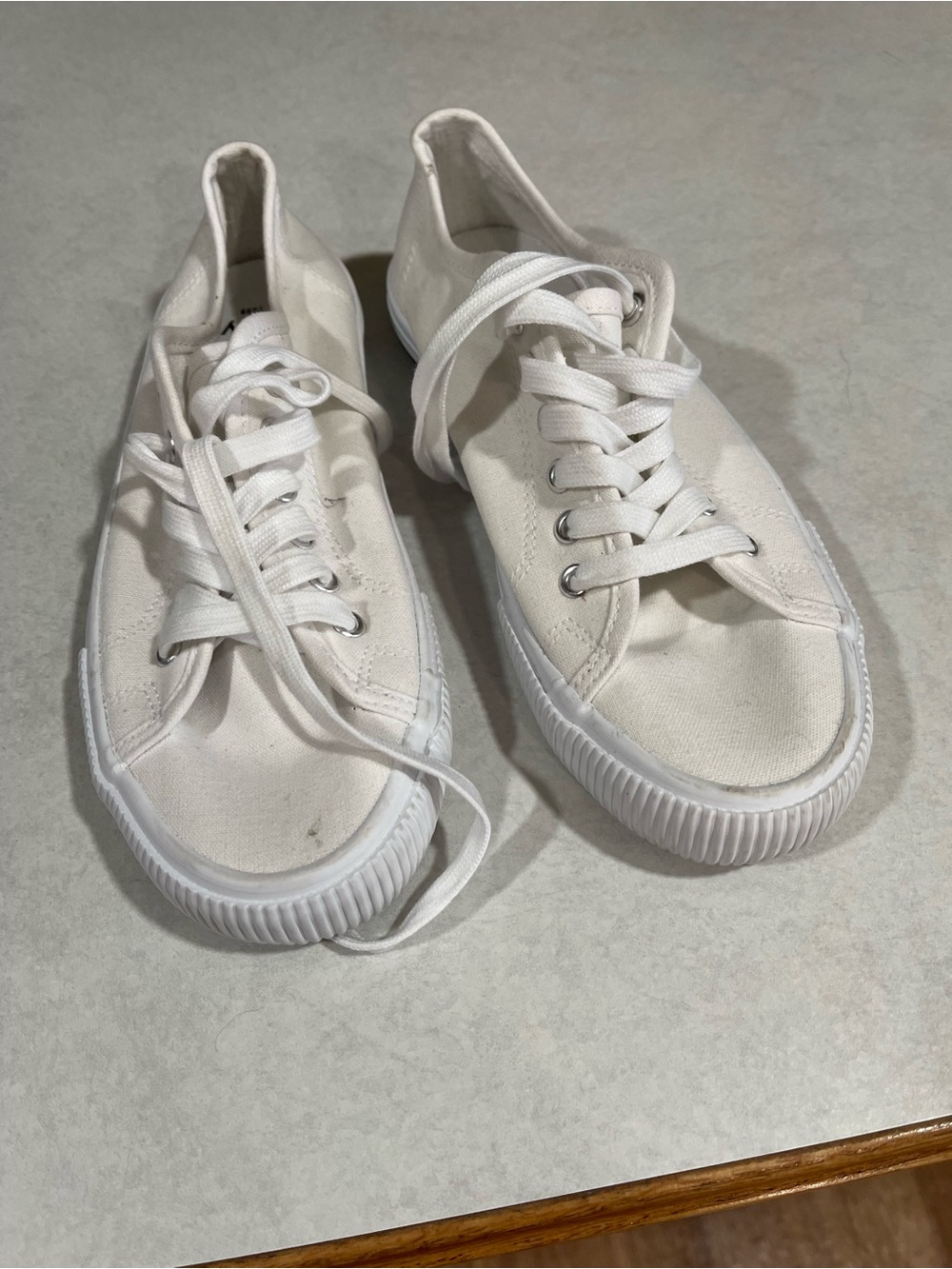 Hurley White Canvas Low-Top Sneakers - Women's